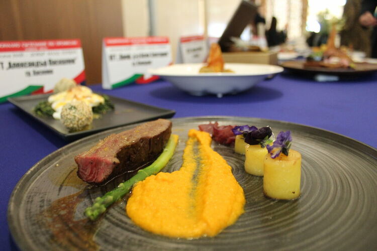 Ученици от Гимназията по туризъм с грамоти от Национално състезание за готварство и хотелиерство