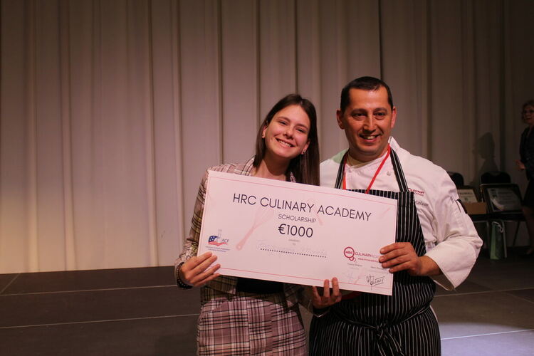 Ученици от Гимназията по туризъм с грамоти от Национално състезание за готварство и хотелиерство