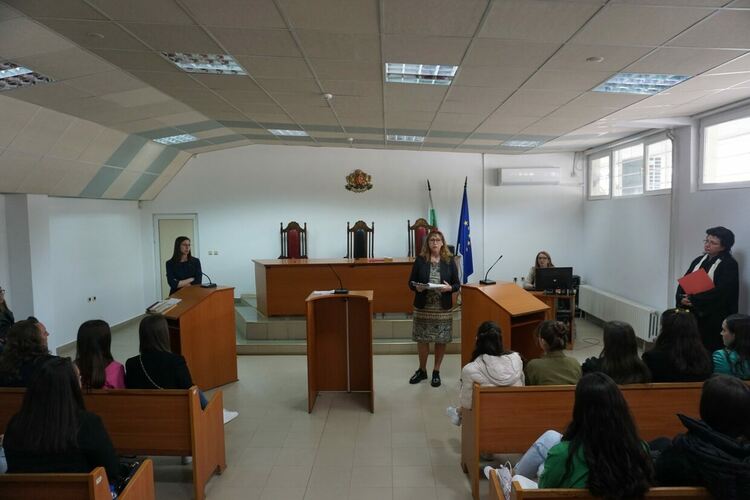 Голям интерес към Деня на отворените врати в Районен съд-Кърджали