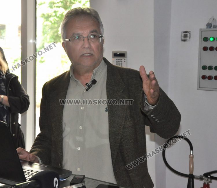 Дарителска кампания за спасително проучване на тракийска гробница със стенописи край Хасково 