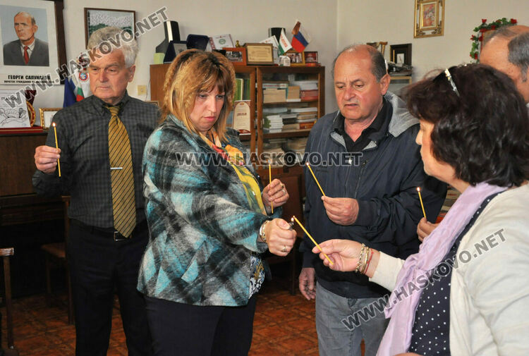 В Хасково почетоха паметта на отец Александър Чъкърък  