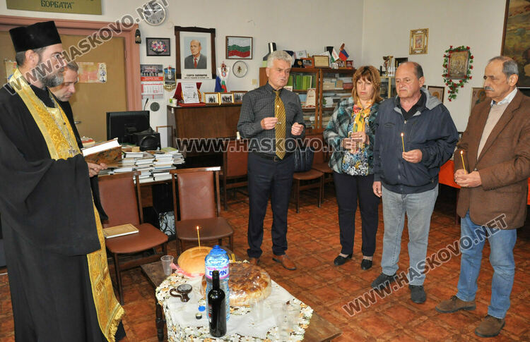 В Хасково почетоха паметта на отец Александър Чъкърък  