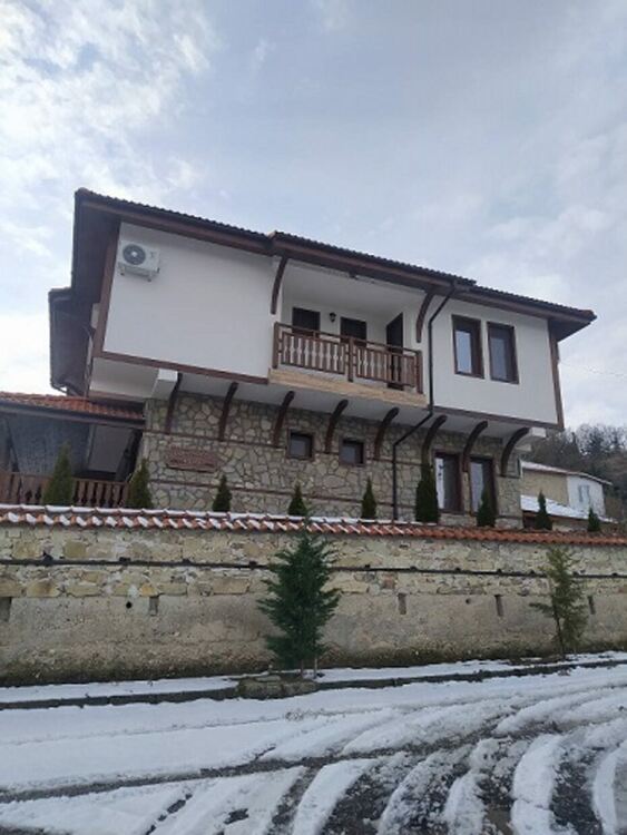 Продават на търг къщата за гости на Милко Калайджиев за 600 000 лева