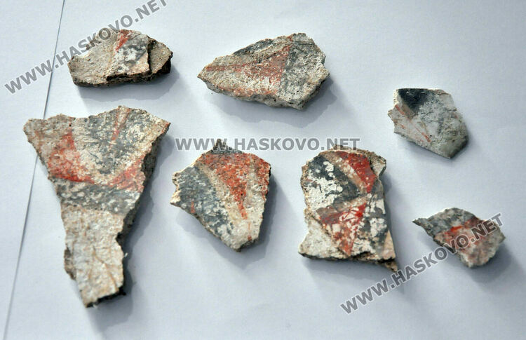 Дарителска кампания за спасително проучване на тракийска гробница със стенописи край Хасково 