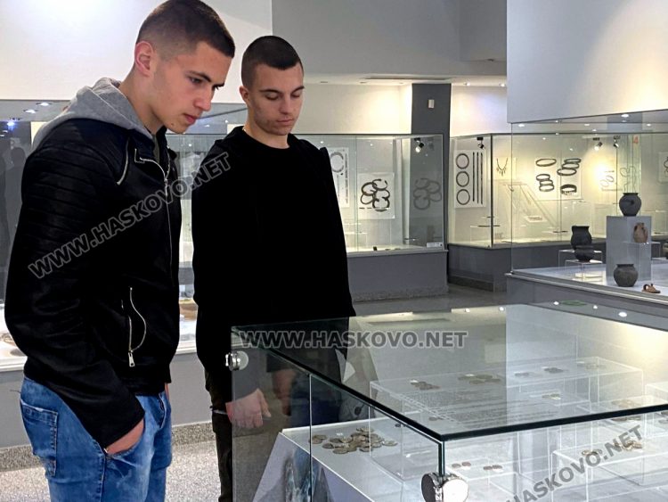 Ученици от три града опознават Хасково чрез иновативни уроци и преживявания