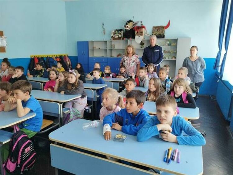 Продължава образователната кампания &bdquo;Инспектори по коланите&ldquo; на територията на община Перник