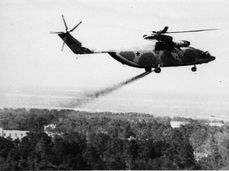 1986 - дезактивиране. Чернобил- архив-снимки:ТАСС и други агенции: Чернобил- архивни снимки на ТАСС и други агенции