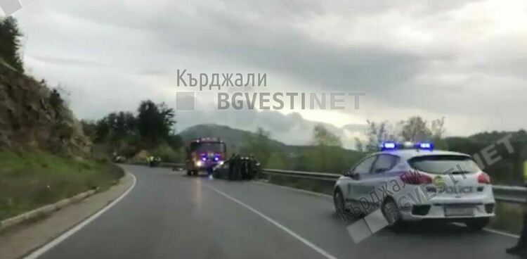 Тежка катастрофа на главния път за Маказа,двама младежи са сериозно пострадали