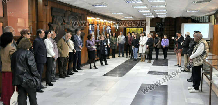 В Хасково откриха изложба за живота и творчеството на Елисавета Багряна