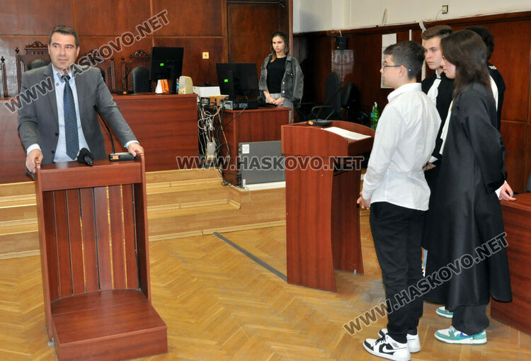 Симулативно дело с инфлуенсърка, пострадала при катастрофа с дрогиран водач в Хасково 