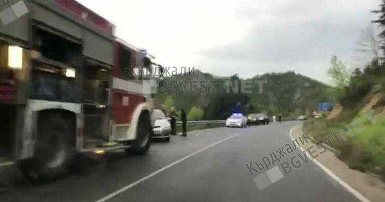 Тежка катастрофа на главния път за Маказа,двама младежи са сериозно пострадали