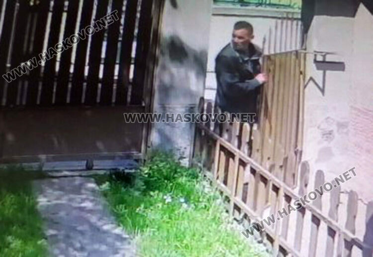 Заснеха кражба на велосипед от къща в Хасково, задържаха извършителя