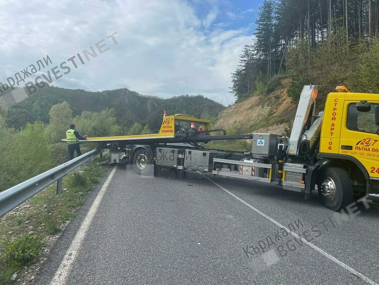 МВР потвърдиха:Един загинал и един тежко ранен в катастрофата при Великденче/снимки/