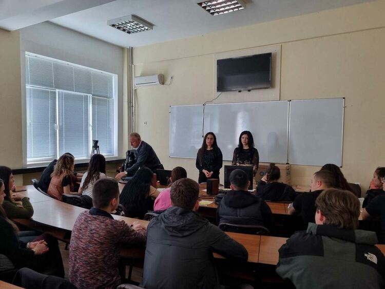 Младежкият медиатор на община Асеновград и "Бюро по труда" в помощ на младежите