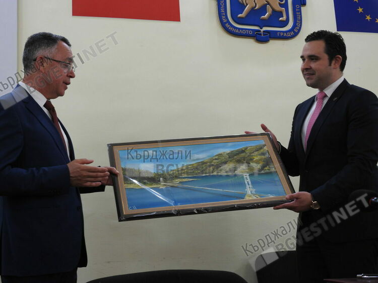 Знакова крачка в приятелството с Република Северна Македония, общините Кърджали и Струмица се побратимиха