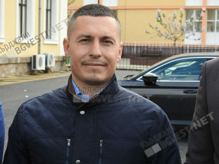 Йозкан Осман Камбер влиза в Общинския съвет на мястото на Елван Гюркаш, положи клетва