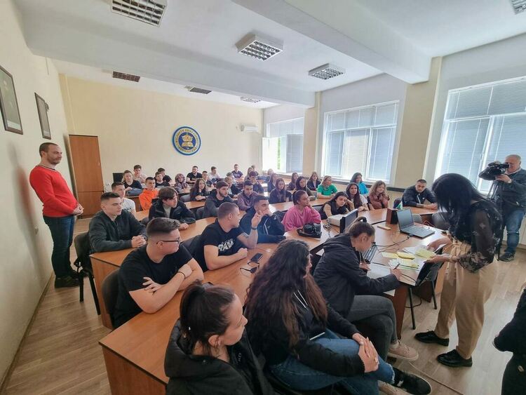 Младежкият медиатор на община Асеновград и "Бюро по труда" в помощ на младежите