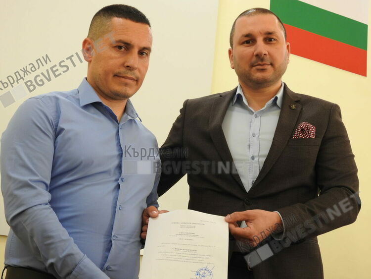 Йозкан Осман Камбер влиза в Общинския съвет на мястото на Елван Гюркаш, положи клетва