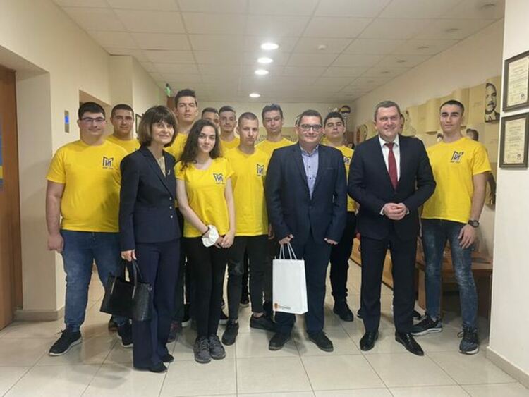 Младите IT специалисти с отлични резултати на финалния кръг на Националната олимпиада по Информационни технологии