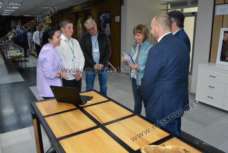 Нови технологии в производството на мебели и много стил показаха ученици в Националното състезание в Хасково