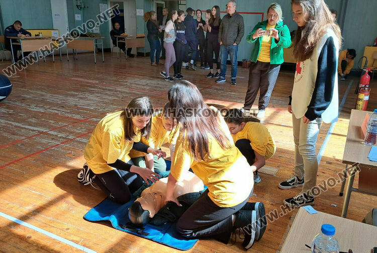 Отбор от Тополовград  представя областта на Националното състезание по защита при бедствия и аварии