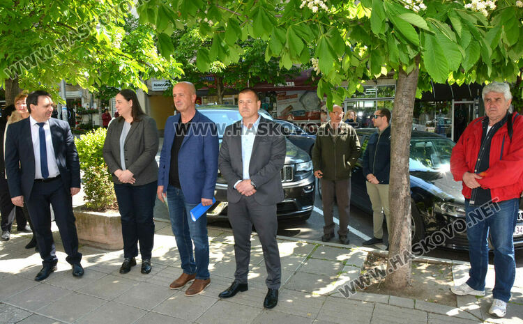 Поднесоха цветя в памет на загиналите при трудови злополуки в Хасково