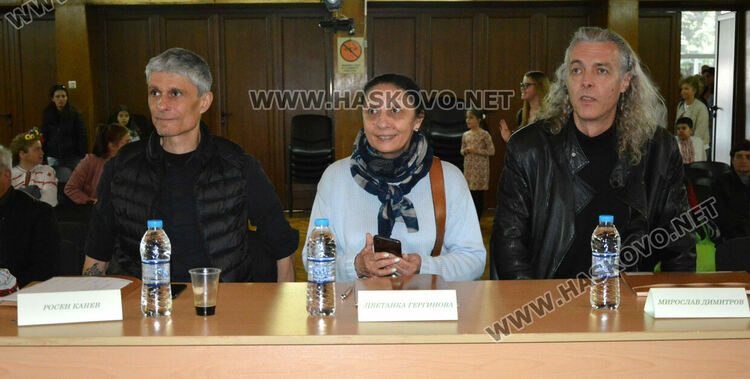 С народни танци започна Фестивалът на камерния танц в Хасково 