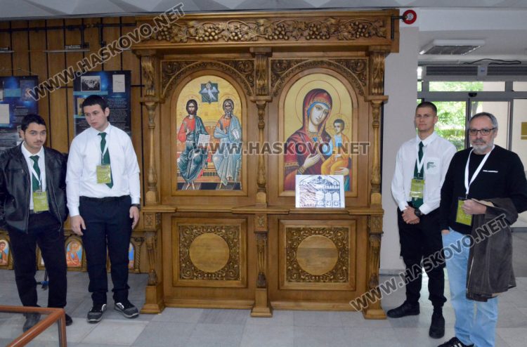 Нови технологии в производството на мебели и много стил показаха ученици в Националното състезание в Хасково