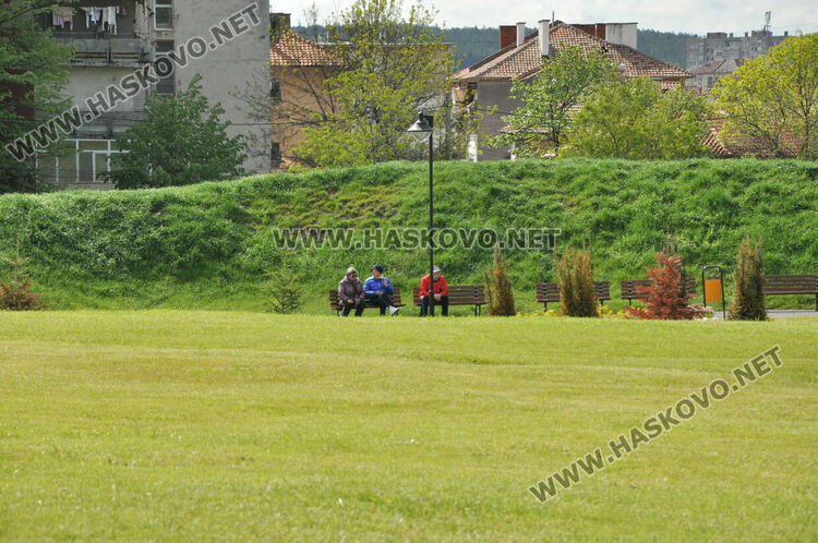Хасковлийка: Изпочупиха поставки те в тоалетните в новия парк над ДНА