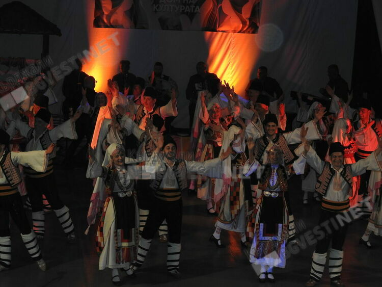 Тържество на българския дух, Домът на културата с юбилеен гала концерт