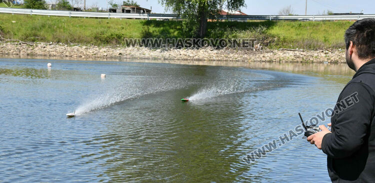 Около 100 състезатели се включиха в държавното по корабомоделен спорт край Харманли