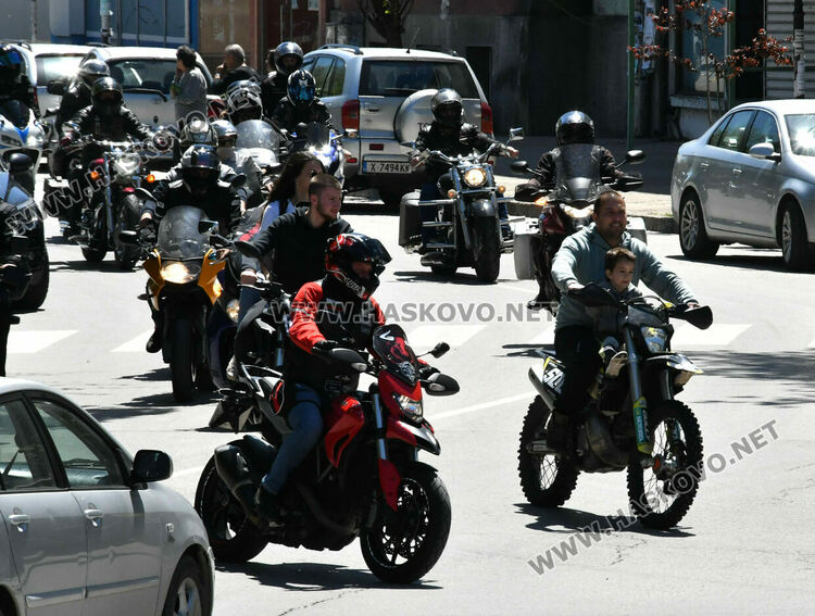 Рокерско шоу и състезателни стартове за празника на Харманли