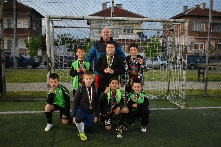 4 отбора се включиха в детски футболен турнир за празника на Харманли