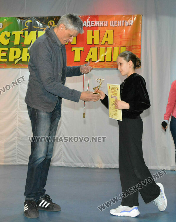 Купата на кмета от Фестивала на камерния танц бе връчена на участници от Бургас