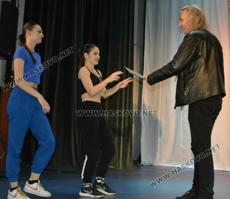 Купата на кмета от Фестивала на камерния танц бе връчена на участници от Бургас