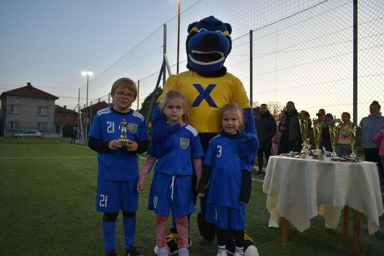 4 отбора се включиха в детски футболен турнир за празника на Харманли