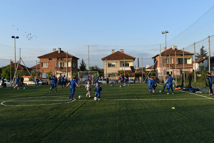 4 отбора се включиха в детски футболен турнир за празника на Харманли