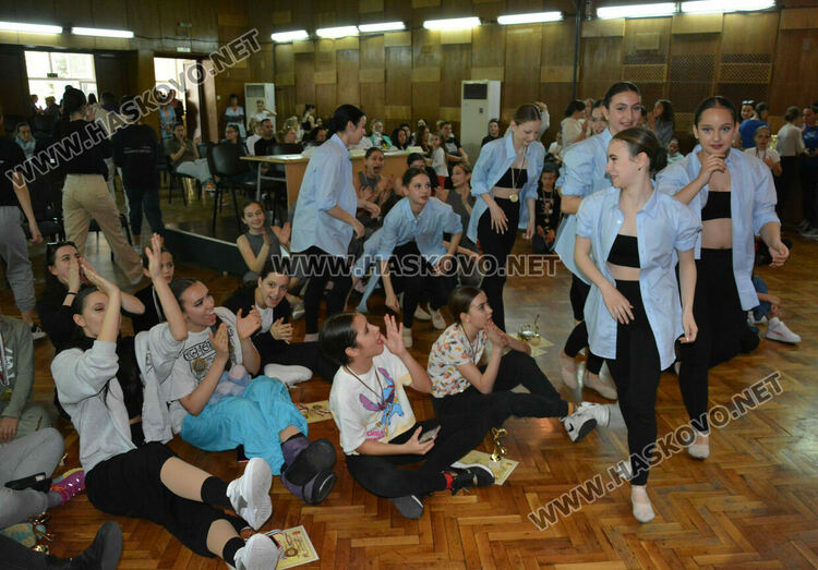 Купата на кмета от Фестивала на камерния танц бе връчена на участници от Бургас