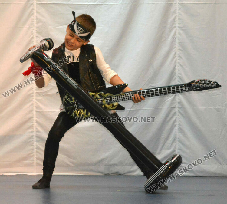 Купата на кмета от Фестивала на камерния танц бе връчена на участници от Бургас