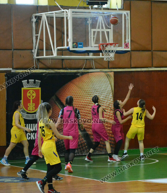 Хасково домакинства на финалите на ученическите игри за девойки по баскетбол и хандбал