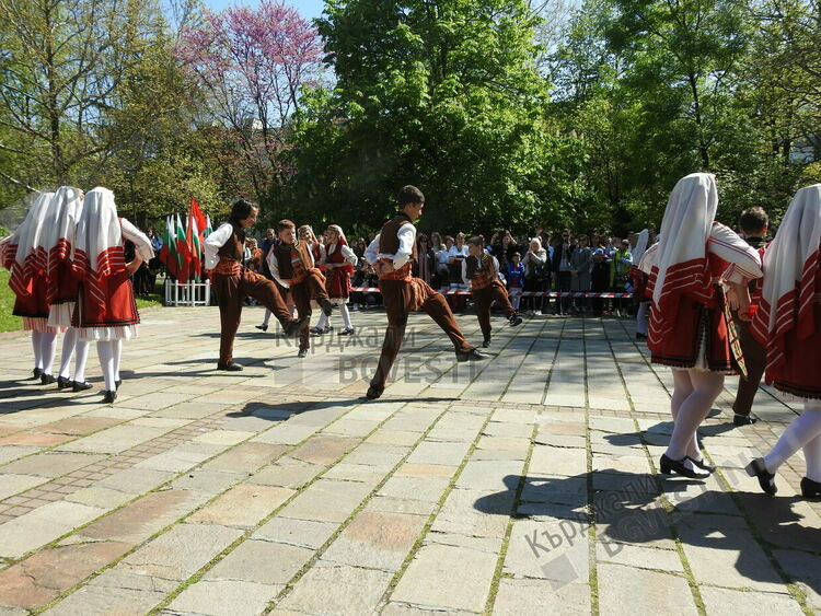  Отличиха най-младия български хореограф на Първомайското надиграване „Танцувай с нас” в Кърджали