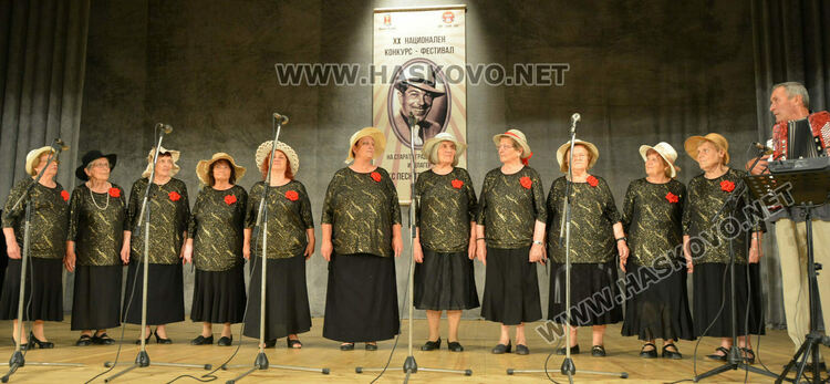 С песните на Ари през юни