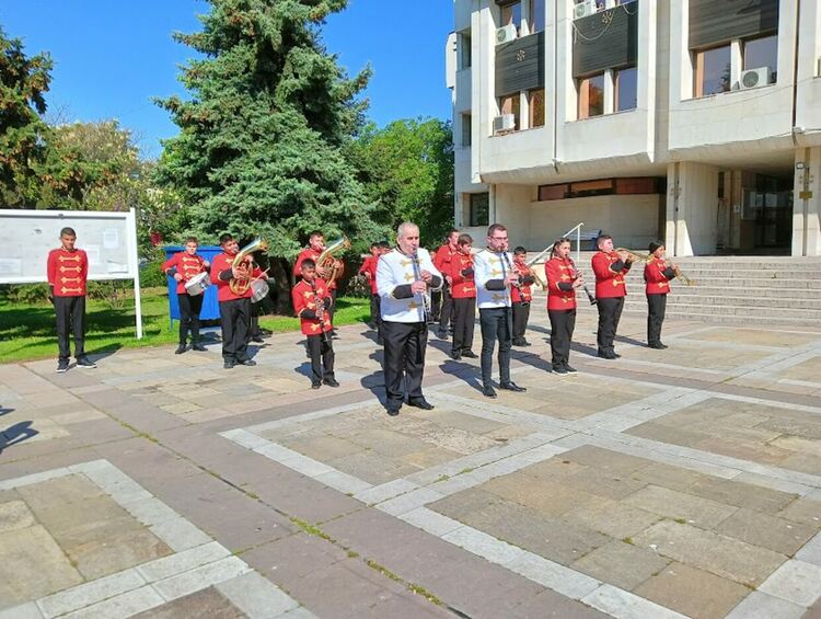 Първомай посрещна празника си в присъствието на вицепрезидента