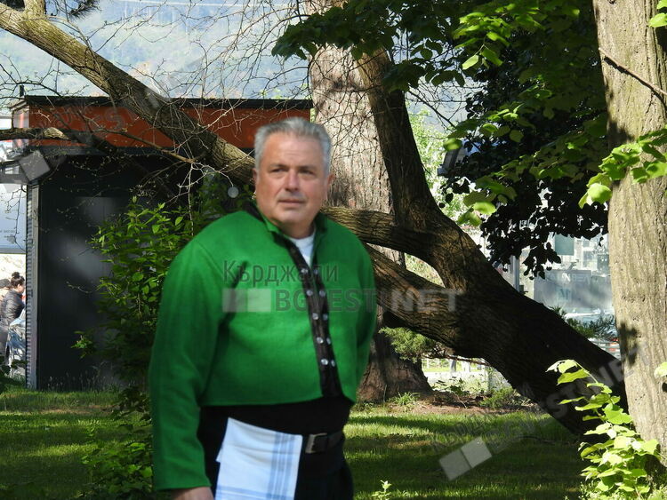  Отличиха най-младия български хореограф на Първомайското надиграване „Танцувай с нас” в Кърджали