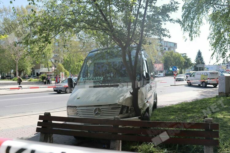 Шофьор почина от инфаркт , предизвика катастрофа до Автогарата