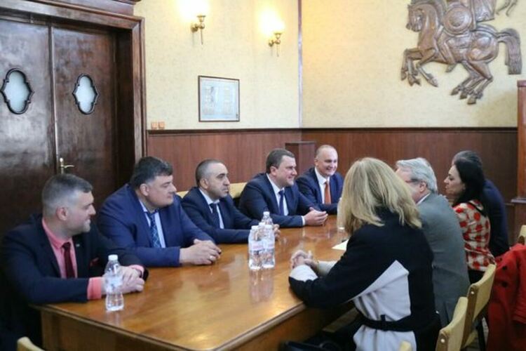 Кметът на община Перник Станислав Владимиров и областният управител Людмил Веселинов се срещнаха с посланика на Франция