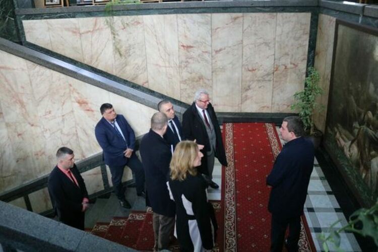 Кметът на община Перник Станислав Владимиров и областният управител Людмил Веселинов се срещнаха с посланика на Франция