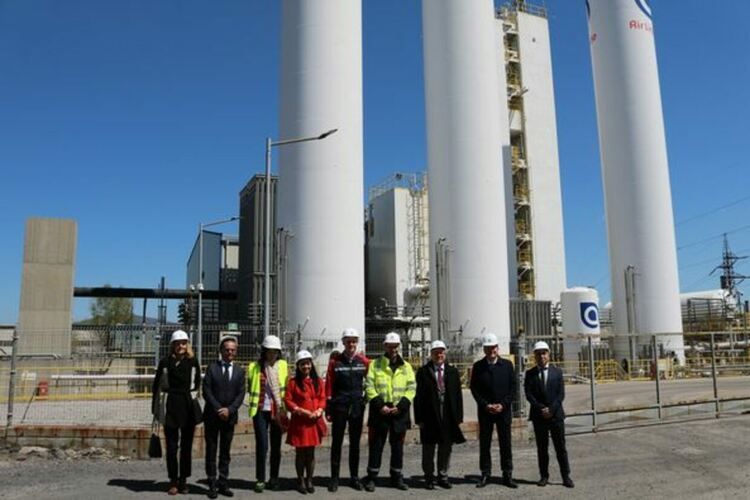 Кметът на община Перник Станислав Владимиров и областният управител Людмил Веселинов се срещнаха с посланика на Франция