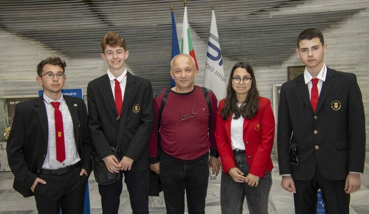 Славейковци с работен ден в Българското национално радио