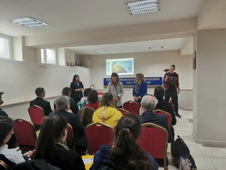 Гимназията по туризъм в Хасково обмени иновативни практики с три училища